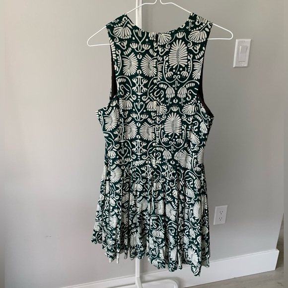 H&M flattering comfortable semi formal dress with built-in lining - Picture 4 of 4